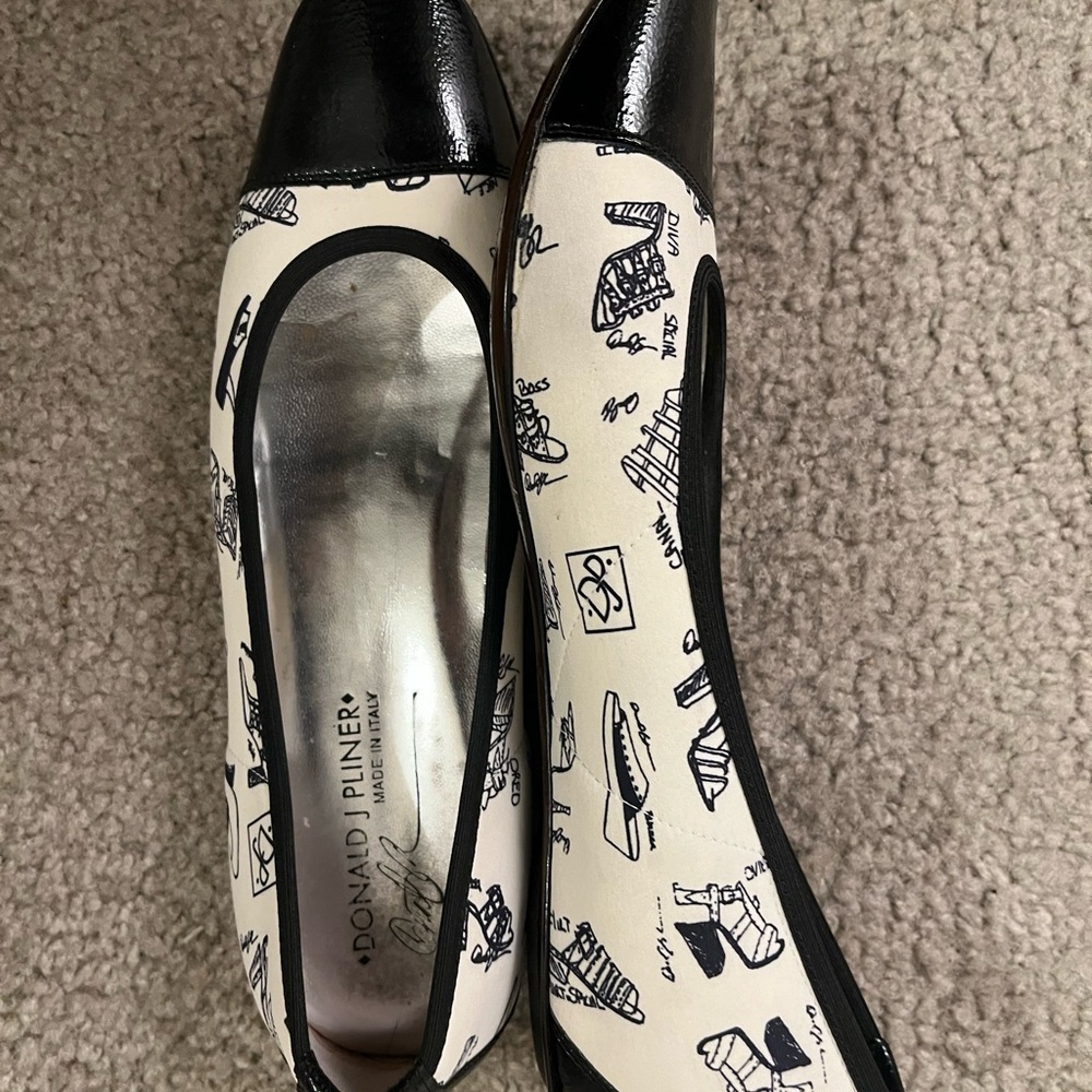 Donald J. Pliner Black and Cream Patterned Flats - Picture 2 of 6